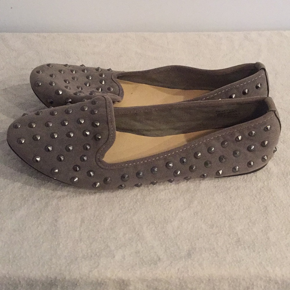 Gray spiked flats